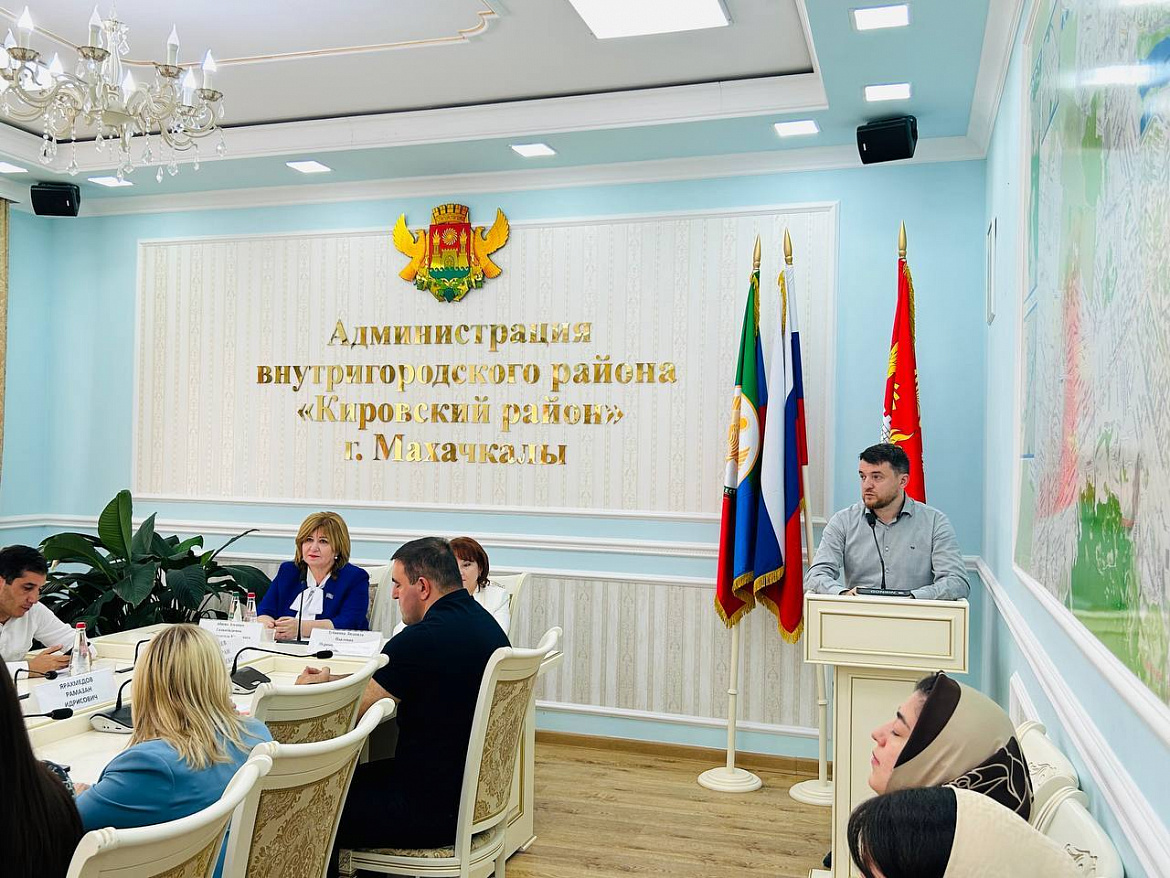  Газовики обсудили с депутатами Кировского района Махачкалы  реализацию пилотного проекта по установке «умных» счетчиков 