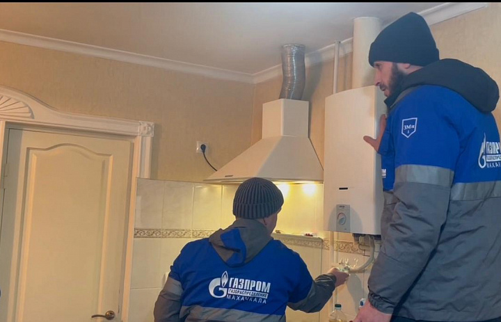 Жителям Кировского района, установившим «умные счетчики» газа, газовики бесплатно проводят техническое обслуживание газового оборудования